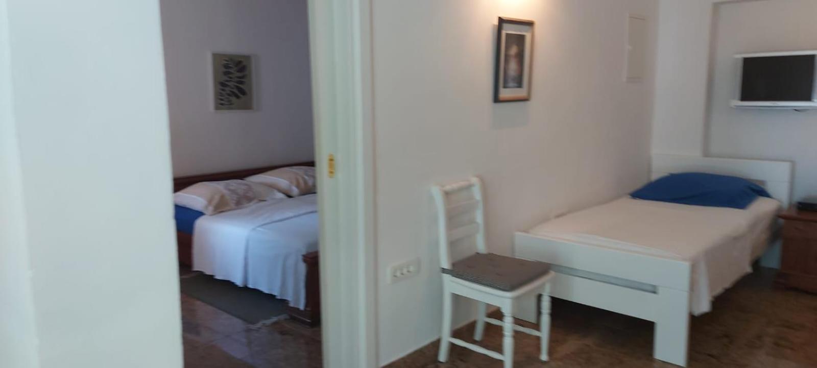 Apartman Nevia Lka Opric المظهر الخارجي الصورة